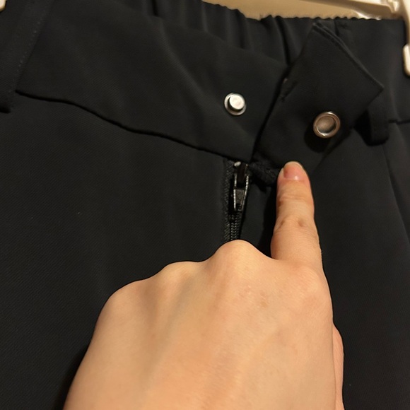 HALARA Black Wide-Leg Trousers with Pockets - Picture 3 of 8